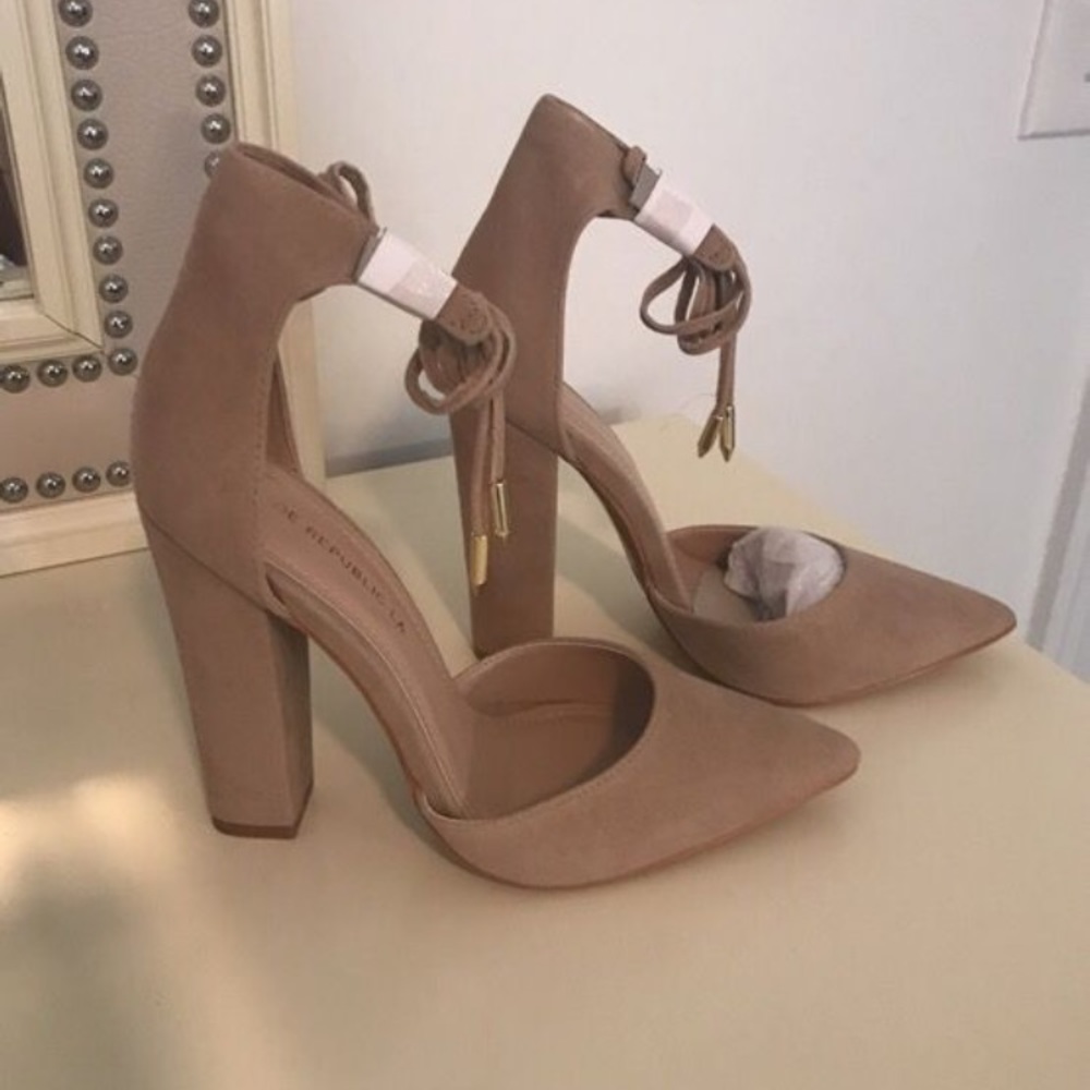 Nude shoes size 6